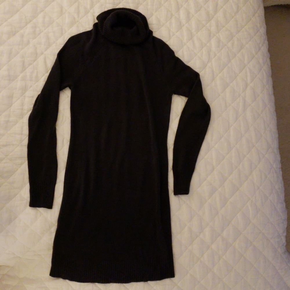 F21 charcoal sweater